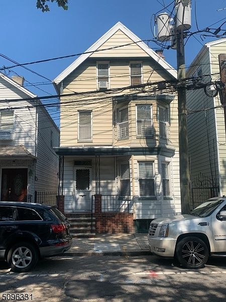 1st image of 143 Van Buren St
