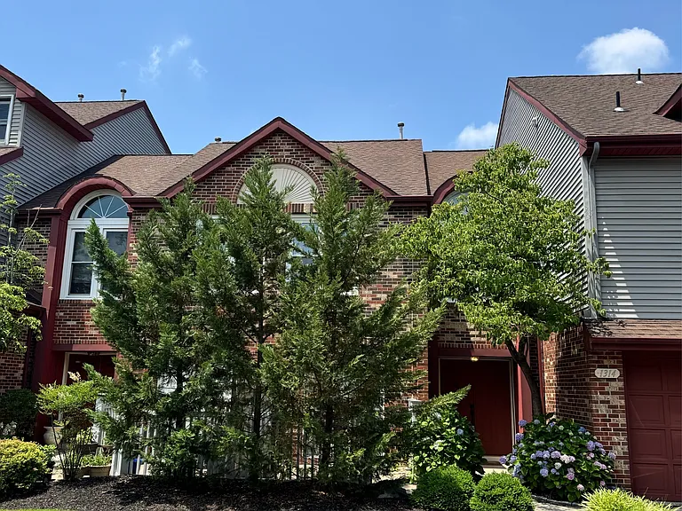 1314 Chanticleer Cherry — Photo 2