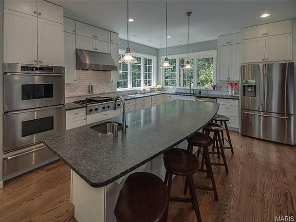 3rd image of 1283 Rogue River Ct