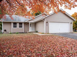 122 Drew Ct NE, Poplar Grove, IL 61065