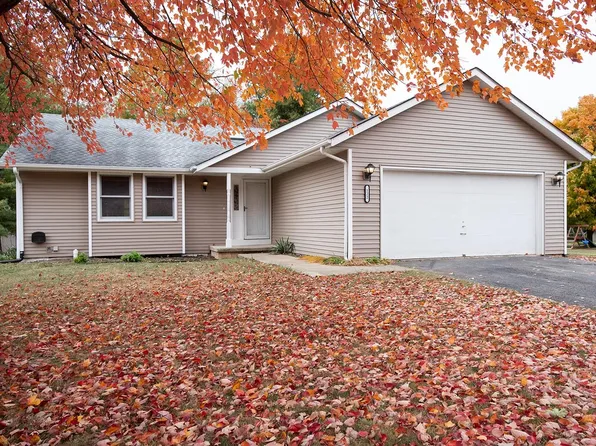 122 Drew Ct NE, Poplar Grove, IL 61065