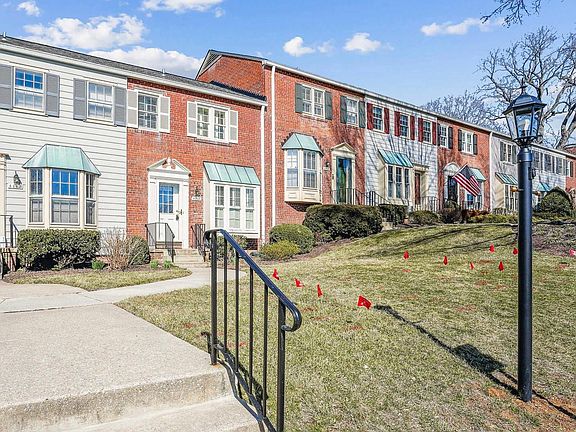 3rd image of 4871 Chevy Chase Dr #161