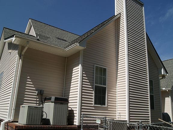 3rd image of 902 Ray Crawford Dr