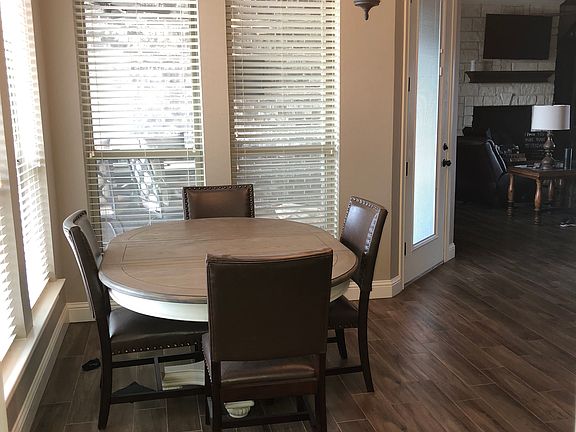 5th image of 4004 Heritage Oaks Dr