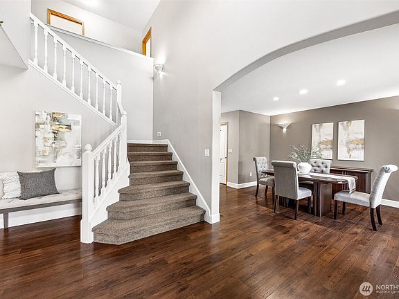3rd image of 7025 Deerfield Park Drive NE
