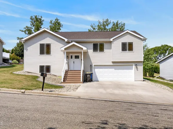 1306 7th Ave SW, Jamestown, ND 58401