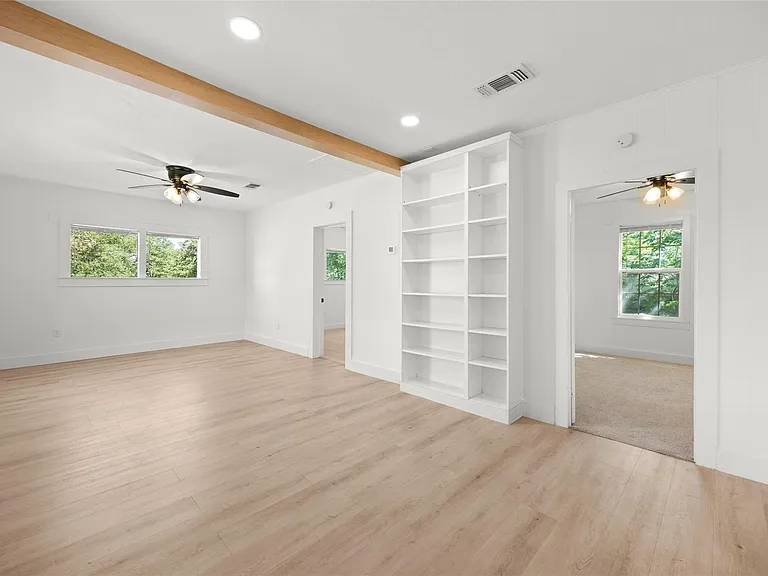 620 S Bell St — Photo 11