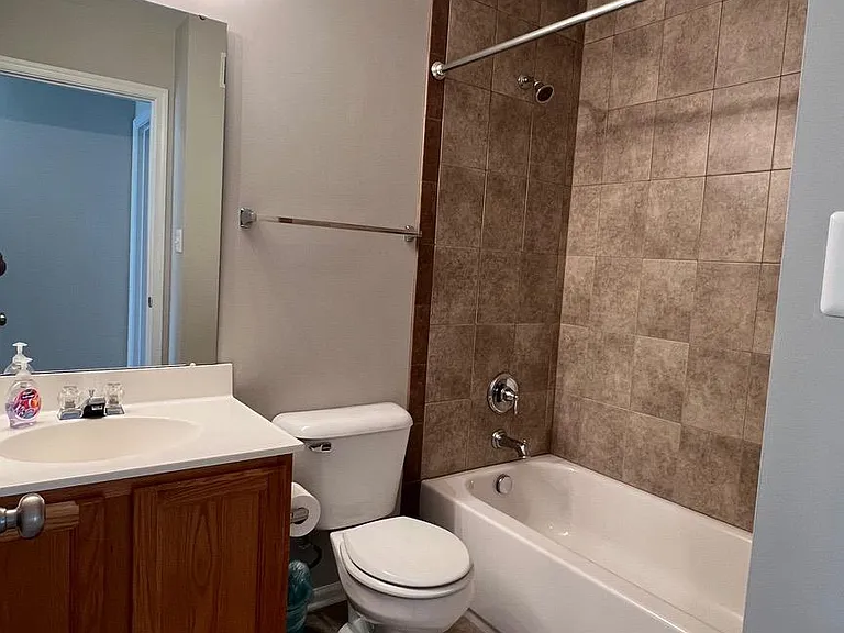 16 Emerald Dr — Photo 25