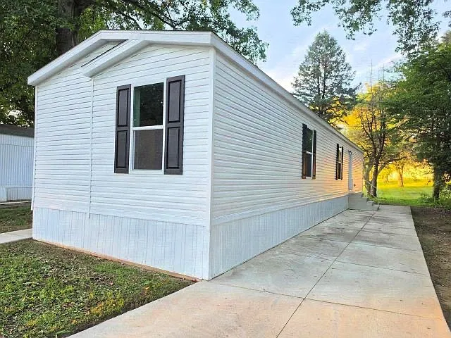3 bed, 2.0 bath, $1,200 — Photo 1
