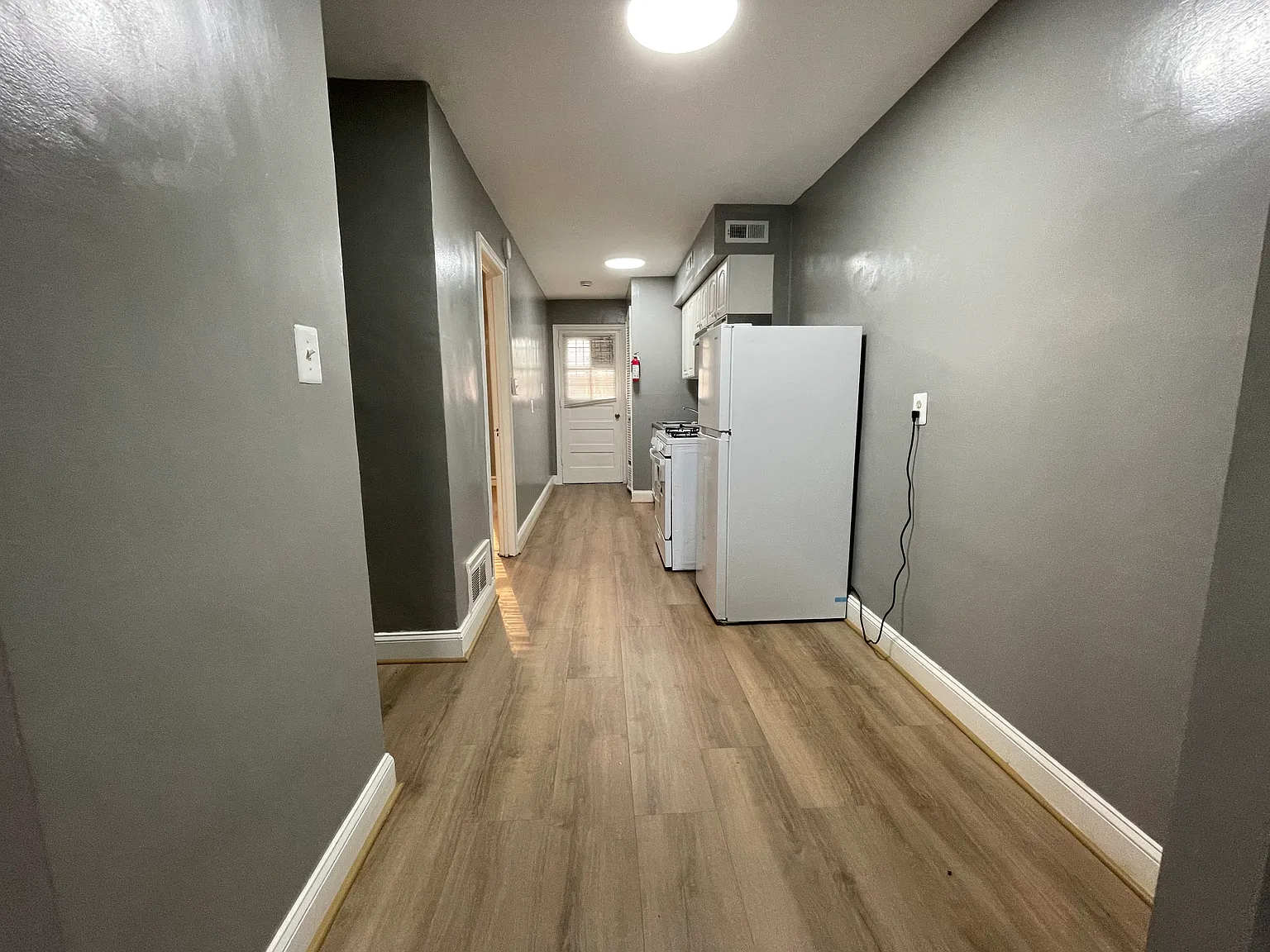 1 bed, 900 sqft, $1,790 — Photo 3