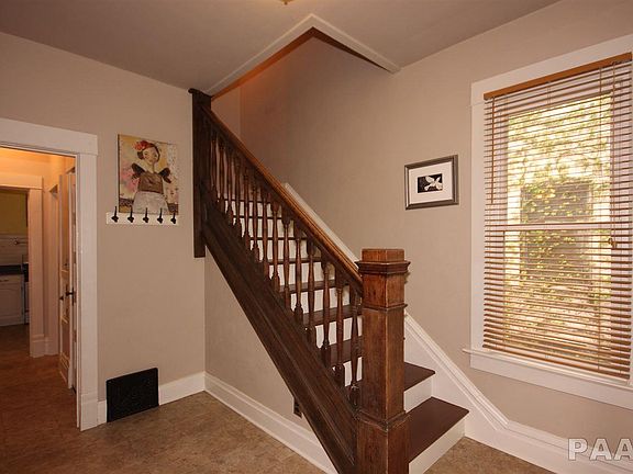 2nd image of 1307 W Parkside Dr
