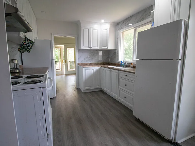 355 Glenridge Ave — Photo 3