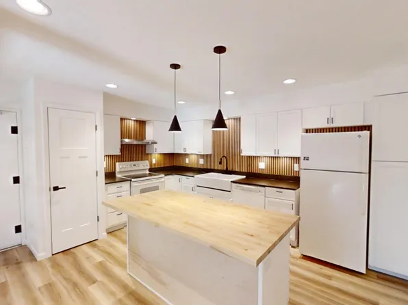 515 Georgetown Dr APT 54, Traverse City, MI 49684