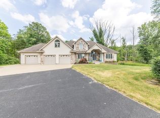 4695 Powell Dr, Mount Pleasant, MI 48858