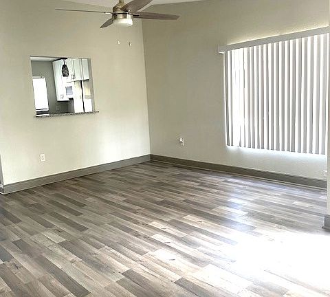 3rd image of 1100 Lowry Ave Unit 33