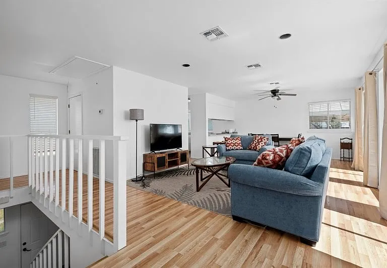 342 Lands End St — Photo 3