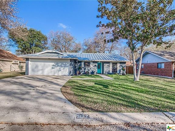 2nd image of 932 Hideaway Cir