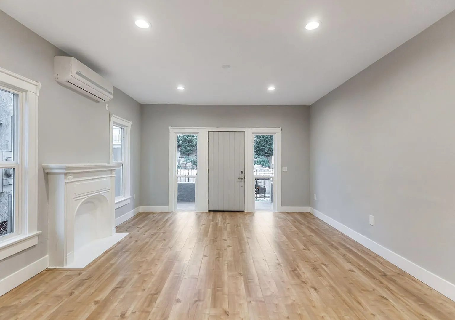 Beautiful 2 bedroom in Echo Park/Silver Lake with parking! **2 weeks off the rent — Photo 3