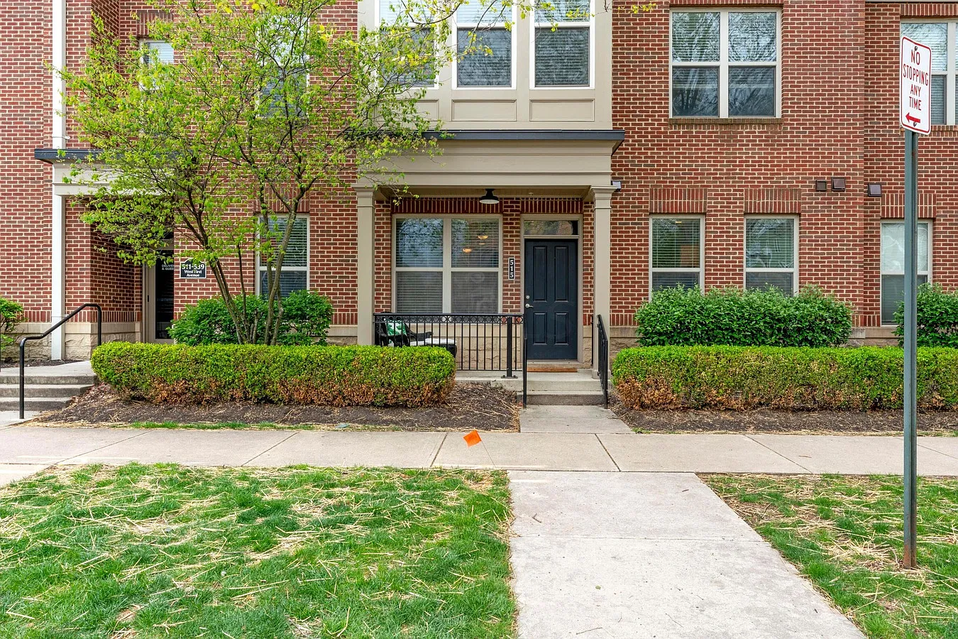 1 bed, 945 sqft, $2,045 — Photo 3