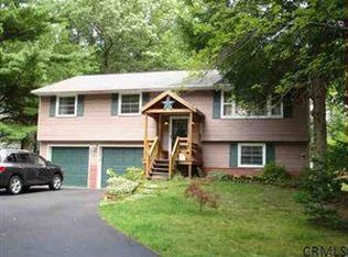 1 Windsor Dr, Halfmoon, NY 12065