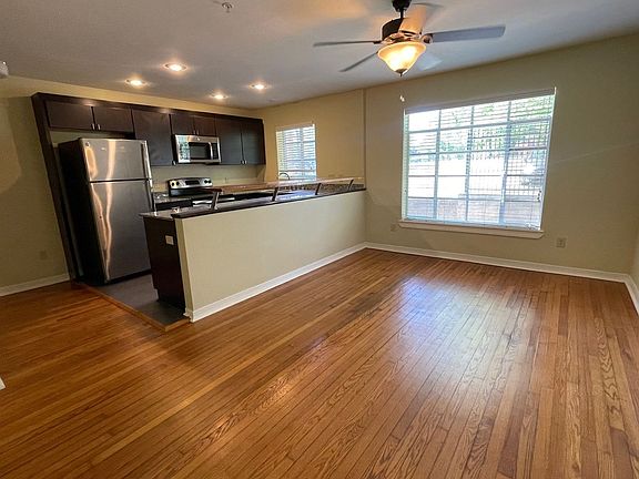 2nd image of 1406 Broadway St APT 3