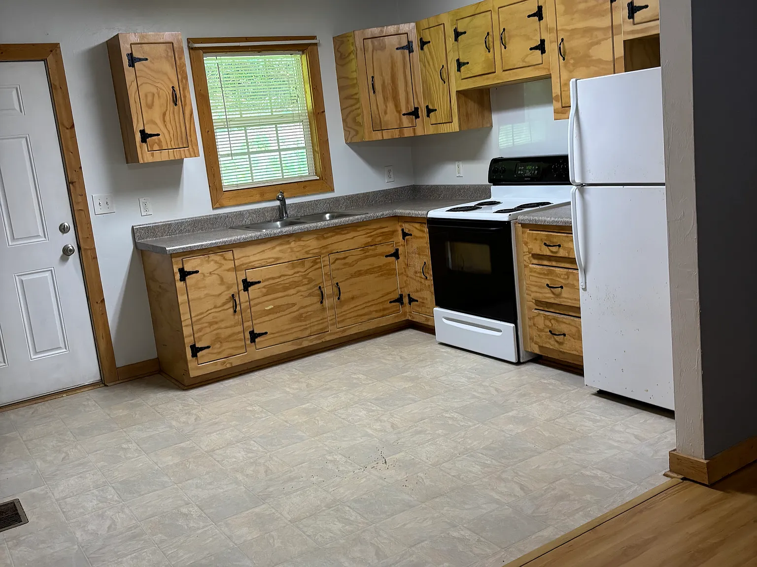 2 bed, 800 sqft, $1,150 — Photo 4