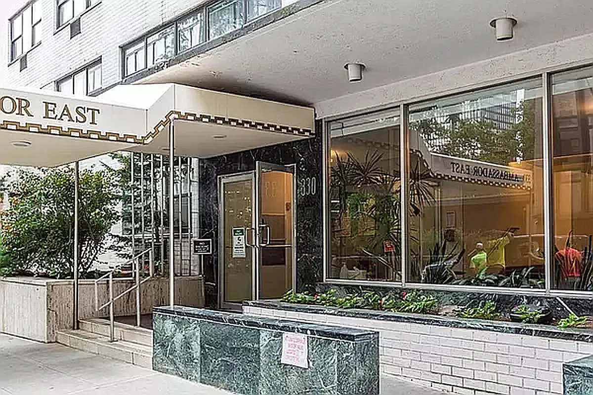 330 East 46th Street — Photo 4