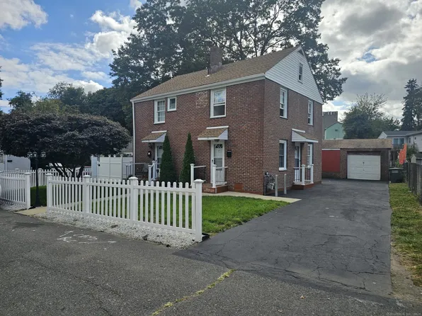 30-32 Knoll Place, Bridgeport, CT 06610