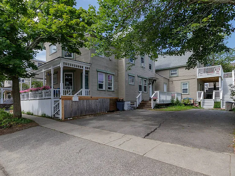 20 Union Ave #B — Photo 2