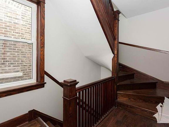 2nd image of 1429 W Superior St #2C