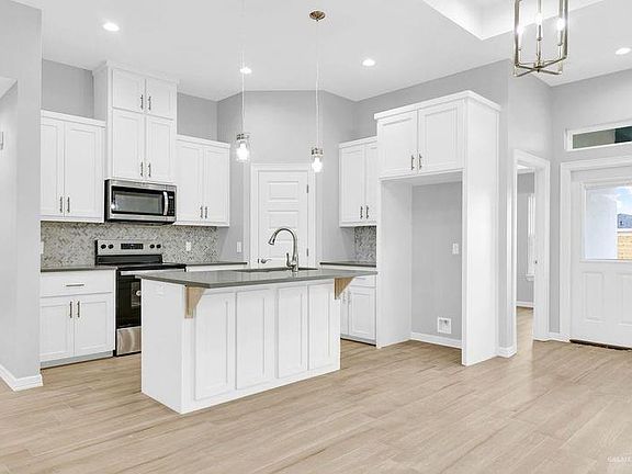 3rd image of 3401 E Marbury St