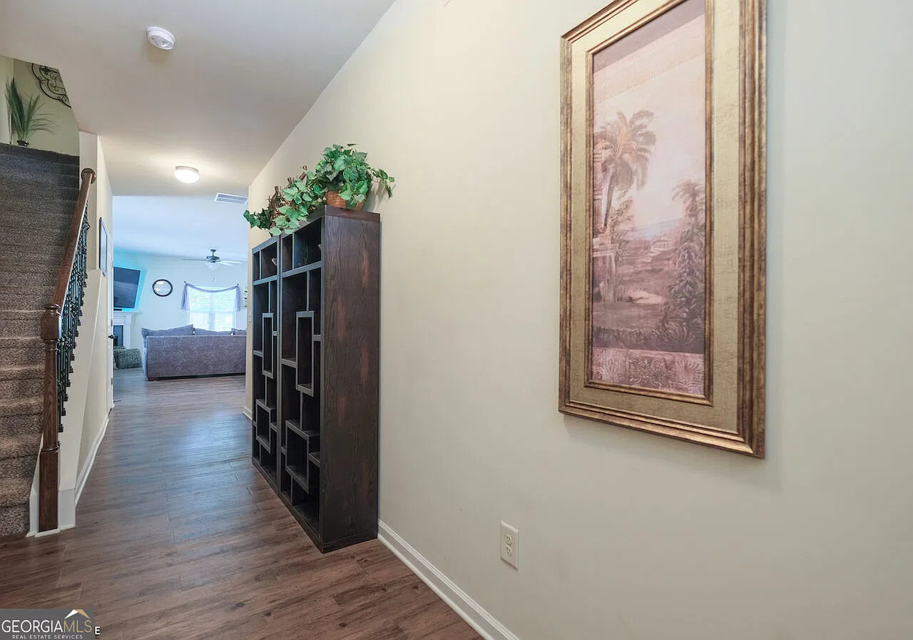 3 bed, 2.5 bath, $2,050 — Photo 3