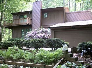 82 Old Mountain Rd, Lebanon, NJ 08833