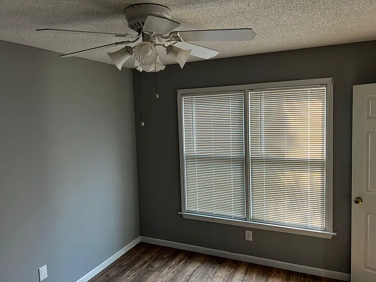 109 Cypress Dr — Photo 4