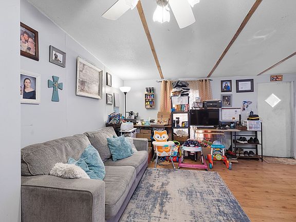 2nd image of 430 Margaret St