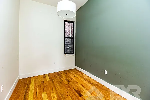 Rented by EXR | media 16