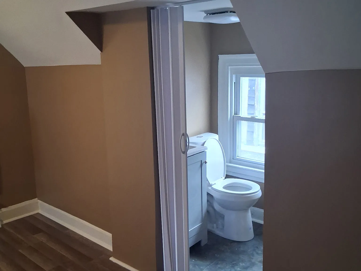 1 bed, 1.5 bath, $950 — Photo 4