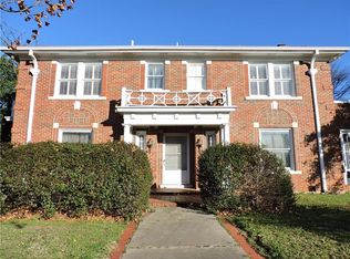 2217 Pembroke Dr, Fort Worth, TX 76110