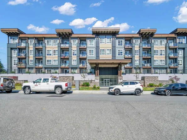 9450 Robson St #201, Chilliwack, BC V2P 4E4