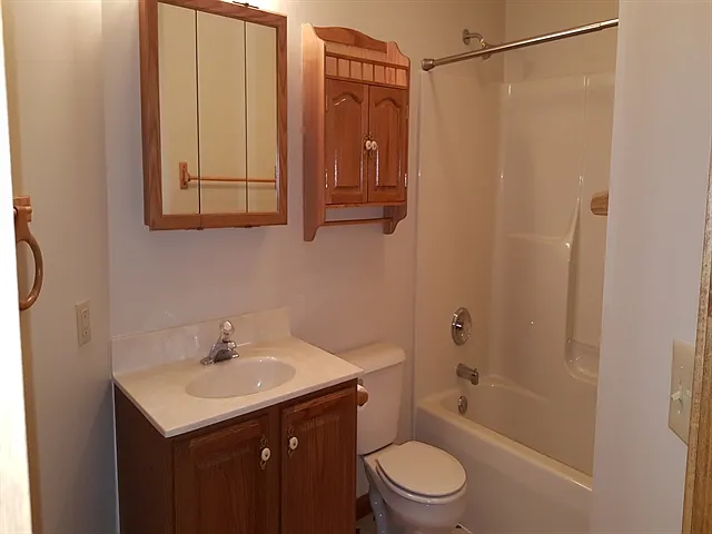 2630 Alexander Ct — Photo 11