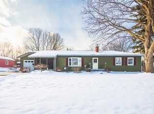 36 Pleasant St, Clifton Springs, NY 14432