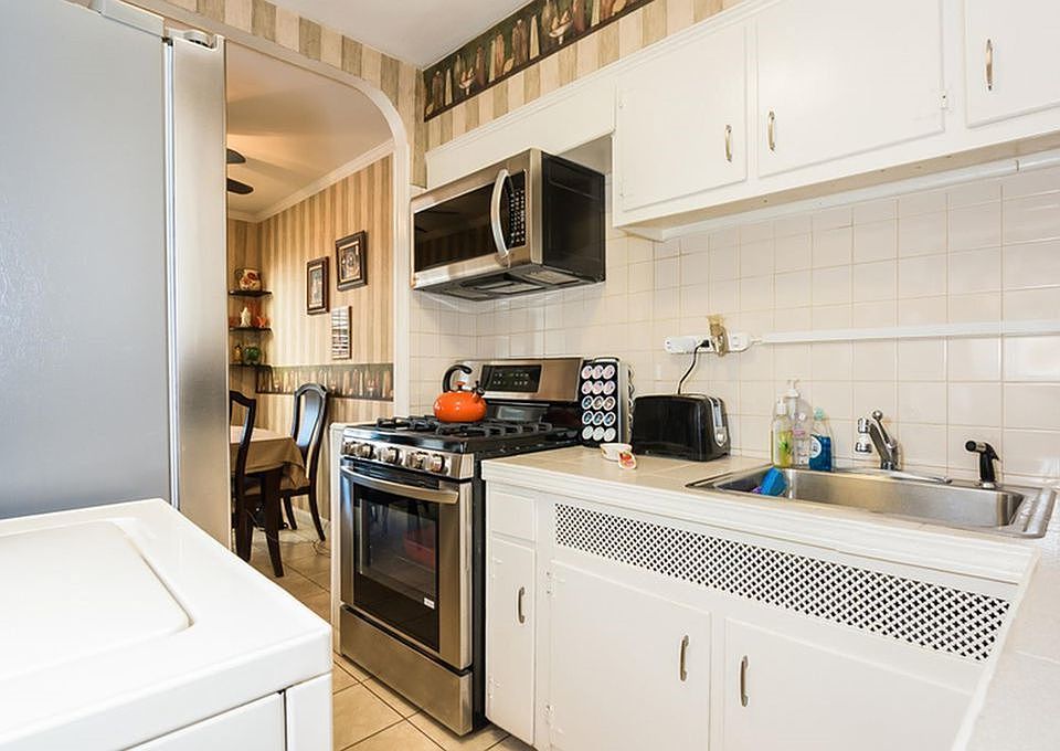 2nd image of 2453 E 28th St #2