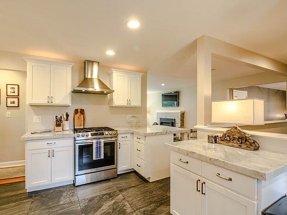 5th image of 1611 E 38th Ave