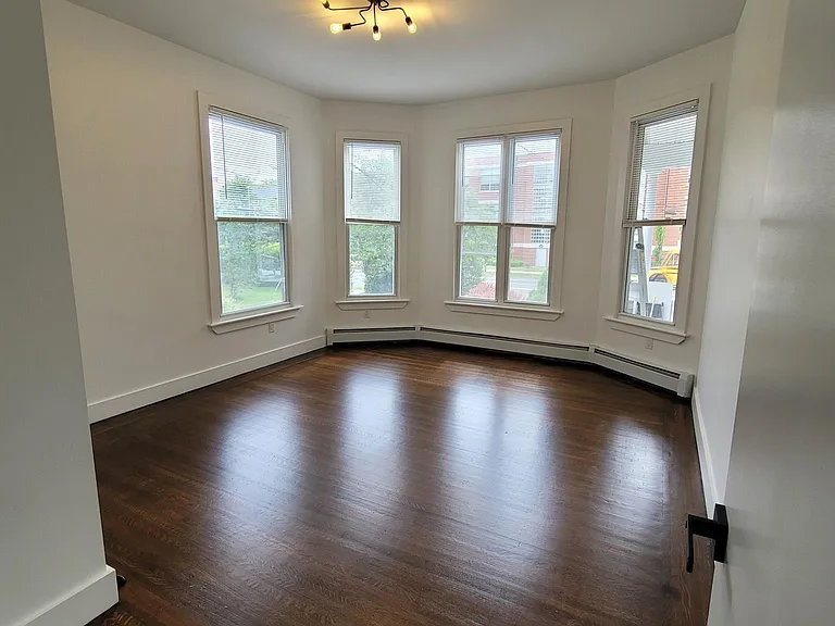 682 Whitney Ave #1 — Photo 11