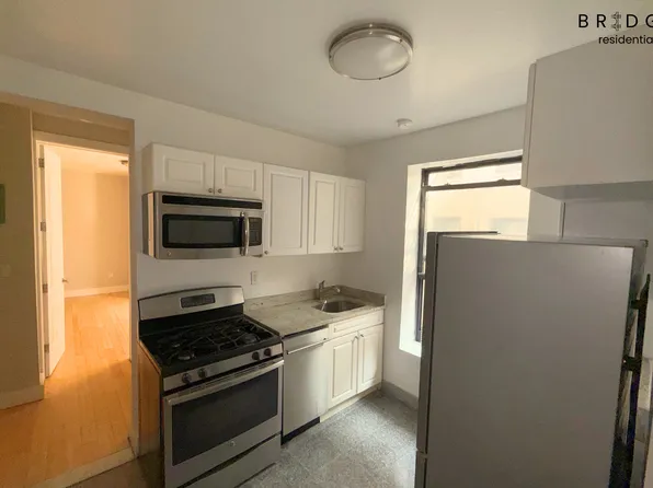 656 Saint Nicholas Avenue image 3 of 7