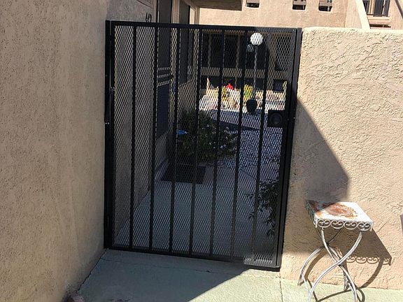 4th image of 442 Bradshaw Ln #37