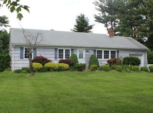 572 Village Rd W, West Windsor, NJ 08550