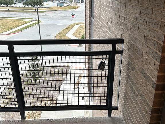 2nd image of 3517 Windhaven Pkwy #1306