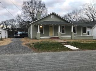 384 E Catawba Ave, Mooresville, NC 28115