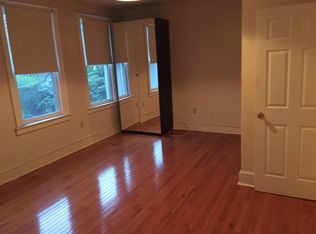 140 W 29th St #1, Bayonne, NJ 07002